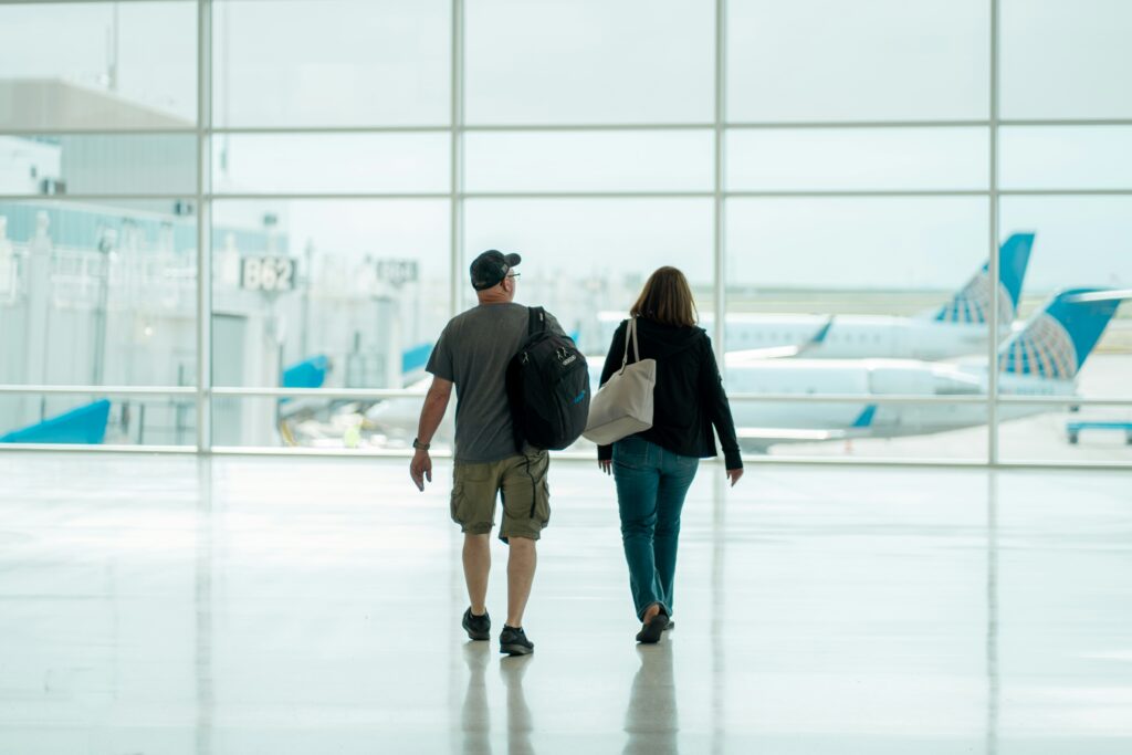 expats arriving in Portugal with luggage starting relocation process