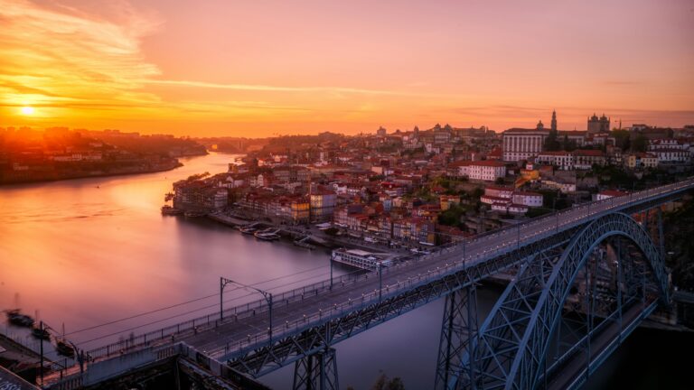 D7 Visa or D8 Visa (Digital Nomad): Which One Is Better in Portugal? (2026 Guide)