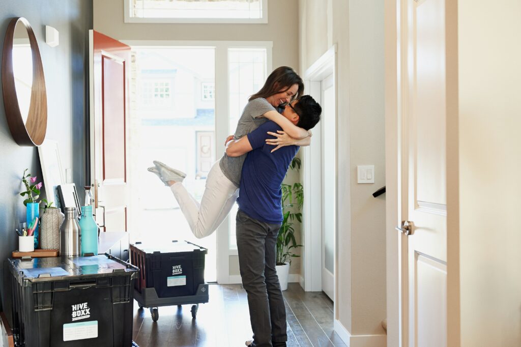 expat settling into new apartment in Portugal after relocation